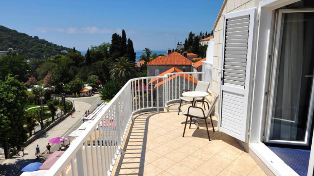 Balkon p Hotel Perla - Balkan rundrejse 